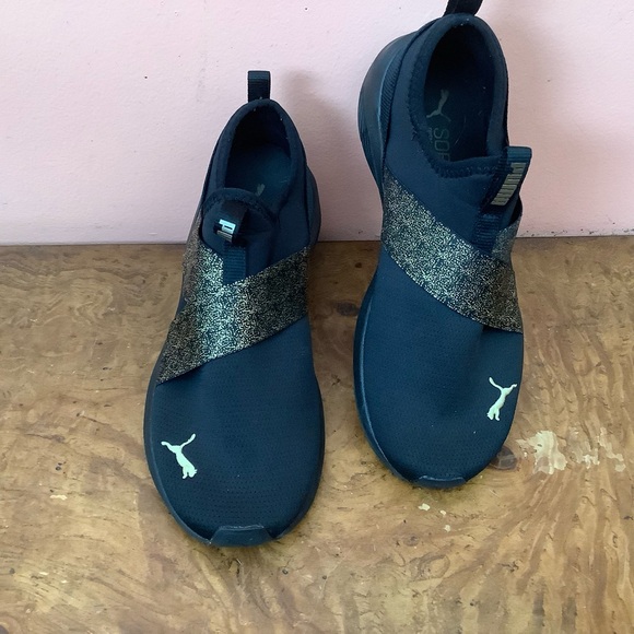 PUMA  194116-02 Prowl Slip-on Athletic Women Shoes Size 8 Soft Foam  Black Gold - Picture 2 of 12